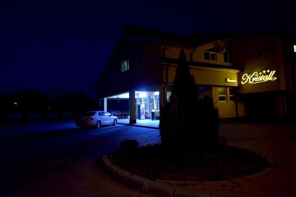 Pensiunea Kristall Tecuci ภายนอก รูปภาพ